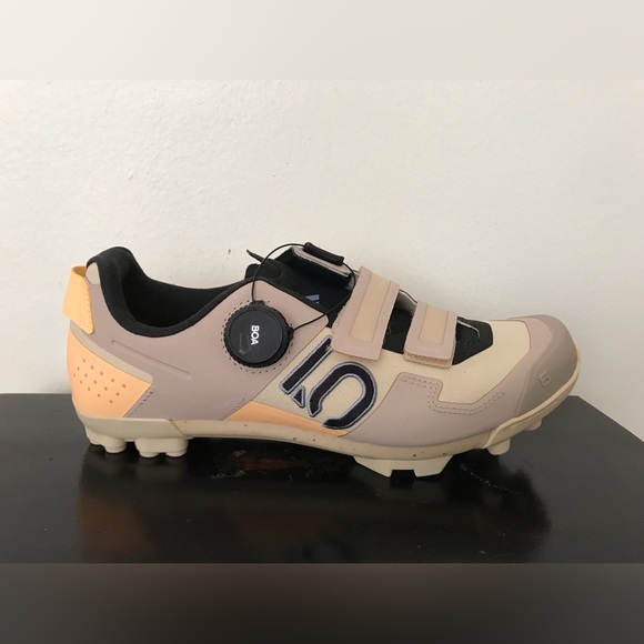 Size 8 Womens Adidas Five Ten 5.10 Kestrel BOA Mountain Bike Beige Purple HQ6032 - Picture 3 of 8